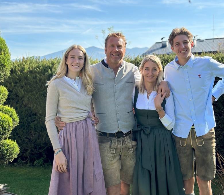 Mara, Tobi, Gabi und Luca Mooslechner im Ferienresort Central Flachau