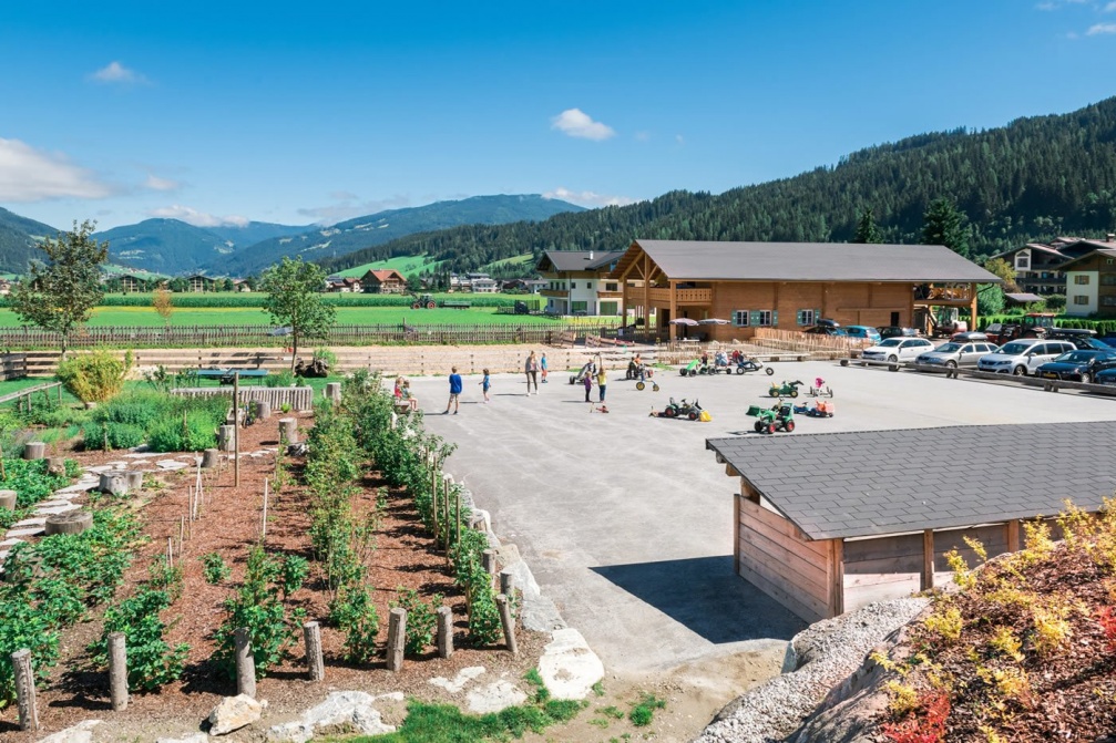 Central holiday resort Flachau with go-kart track, snack garden and riding arena